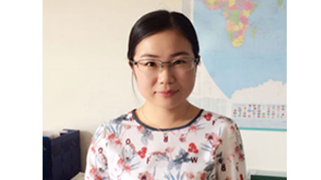 于艳--东北农业大学  硕士
现任：动保手艺部研发员，，，，，，，，从不铺张时间和身边的资源，，，，，，，，虚心向列位先生讨教知识，，，，，，，，在企业高新认定、GMP验收事情中做出了重大的孝顺。。。。。。。。