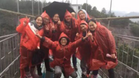 快乐有你、生长有你，，，，，，，项目员工极限拓展运动